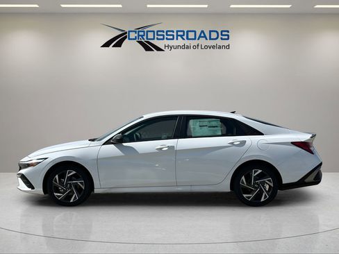 New 2025 Hyundai Elantra SEL image 5