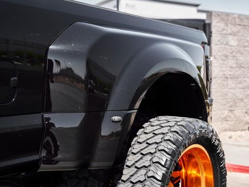 Used 2022 Ford F450 Limited w/ FX4 Off-Road Package AWD/4WD image 12