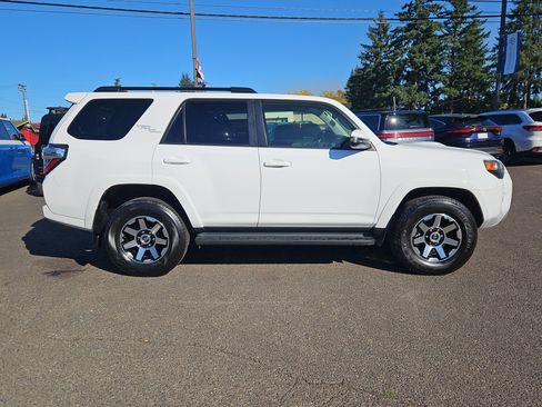 Used 2024 Toyota 4Runner TRD Off-Road Premium image 6