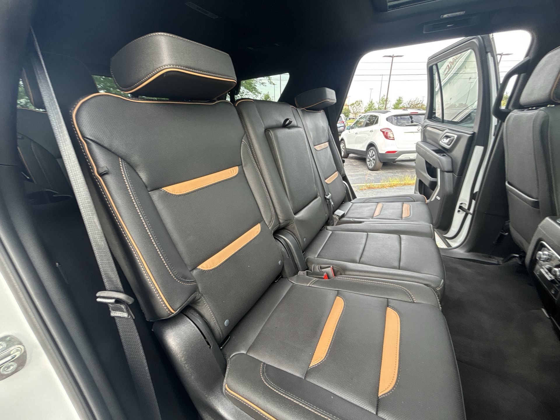 Used 2023 GMC Yukon AT4 AWD/4WD image 28