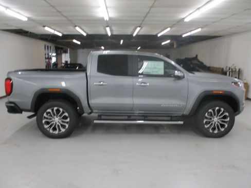New 2026 GMC Canyon Denali AWD/4WD image 8