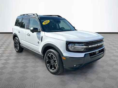 Used 2025 Ford Bronco Sport Heritage AWD/4WD image 3