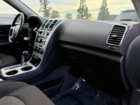 Used 2012 GMC Acadia SLE AWD/4WD image 19
