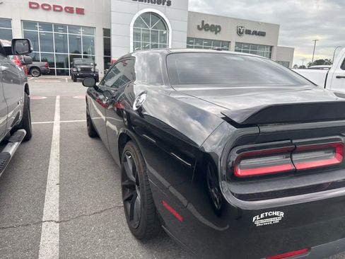 Used 2021 Dodge Challenger GT w/ Performance Handling Group RWD image 2