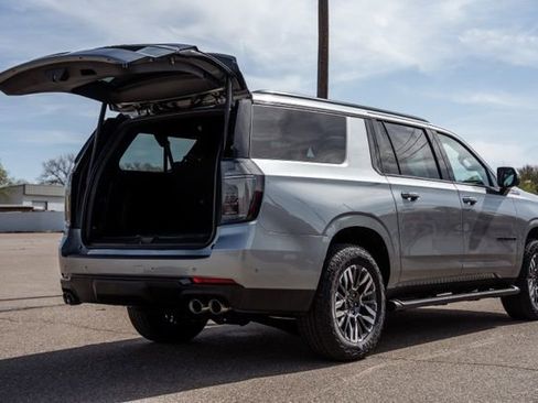 New 2026 Chevrolet Suburban Z71 w/ Z71 Off-Road Package AWD/4WD image 5