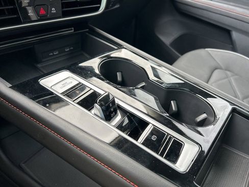 Used 2024 Volkswagen Atlas Peak Edition SEL image 33