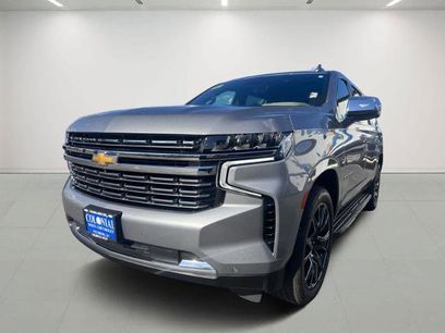 Used 2023 Chevrolet Suburban Premier w/ Premium Package 2