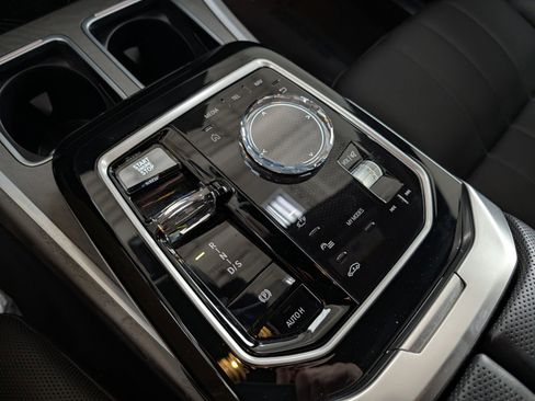 Certified 2024 BMW 760i xDrive image 23