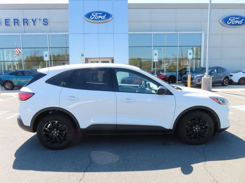 Used 2020 Ford Escape SE Sport image 4