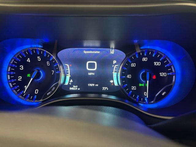 Used 2025 Chrysler Pacifica Select FWD image 18