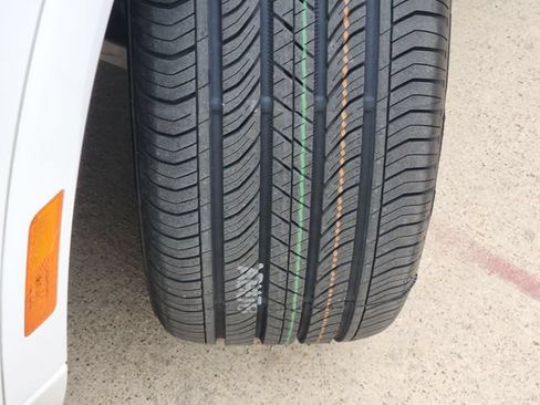Used 2022 Buick Envision Avenir w/ Safety Package FWD image 18