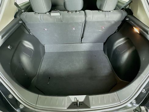 Used 2024 Nissan Leaf S image 27