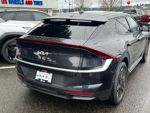 New 2025 Kia EV6 Light w/ Light LR Technology Package RWD image 6