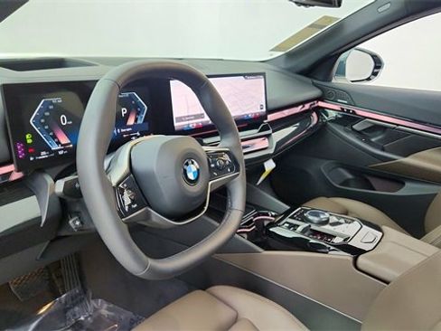 Used 2025 BMW 540i xDrive 540i xDrive image 18