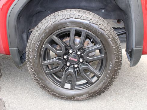 Used 2021 GMC Sierra 1500 Elevation w/ LPO, Elevation Black Package AWD/4WD image 5