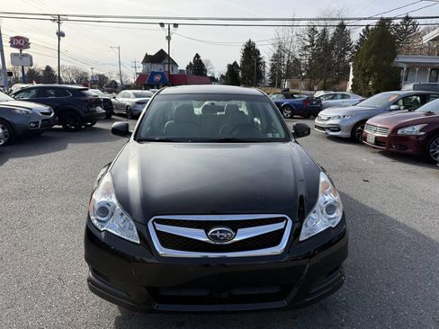 Used 2010 Subaru Legacy 2.5i Limited image 2