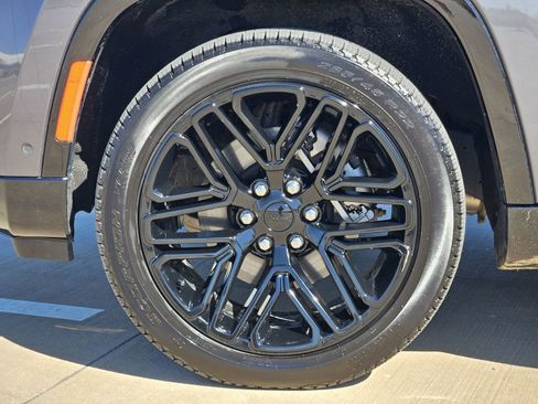 Used 2024 Jeep Wagoneer Series II image 12