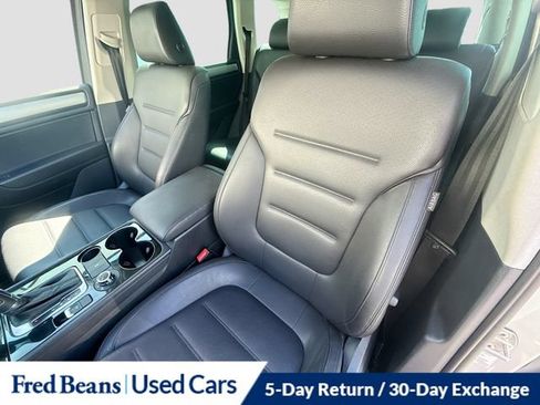 Used 2012 Volkswagen Touareg Sport AWD/4WD image 26
