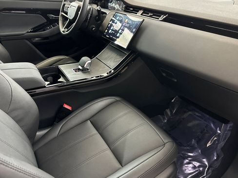 Used 2025 Land Rover Range Rover Evoque S image 32