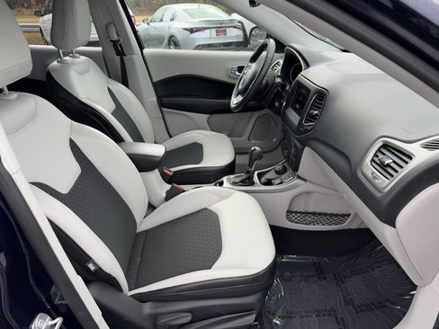 Used 2018 Jeep Compass Latitude w/ Popular Equipment Group image 13