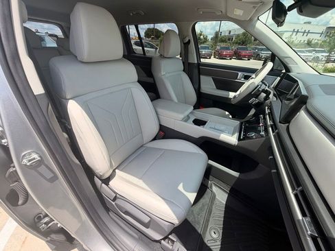 Used 2025 Hyundai Santa Fe SEL FWD image 27