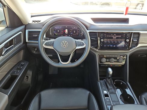 Certified 2022 Volkswagen Atlas SE image 8