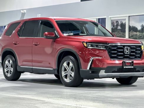 Certified 2023 Honda Pilot EX-L image 6