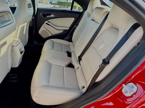 Used 2014 Mercedes-Benz CLA 250 image 28