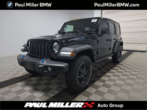 Used 2023 Jeep Wrangler Unlimited w/ Sun & Screen Package AWD/4WD image 1