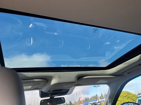 Used 2025 Ford Expedition Active image 30