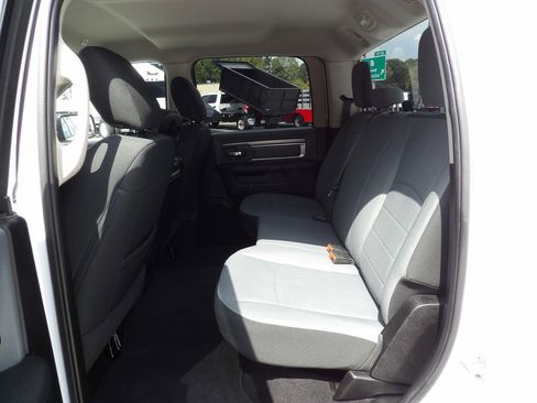 Used 2022 RAM 1500 Classic SLT image 29