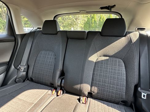Used 2023 Honda HR-V LX image 8