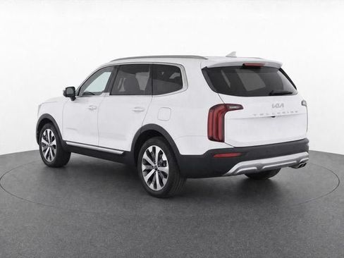 Used 2022 Kia Telluride EX w/ EX Premium Package FWD image 2