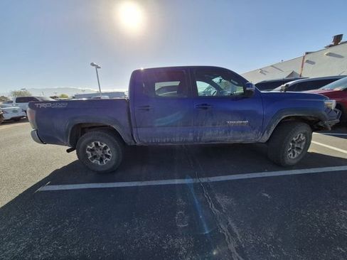 Used 2022 Toyota Tacoma TRD Off-Road image 10