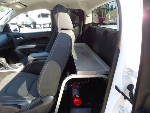 Used 2022 Chevrolet Colorado LT w/ Fleet Safety Package RWD image 28