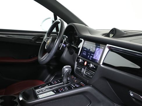 Used 2023 Porsche Macan AWD/4WD image 9