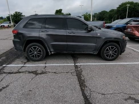 Used 2018 Jeep Grand Cherokee Trailhawk AWD/4WD image 7