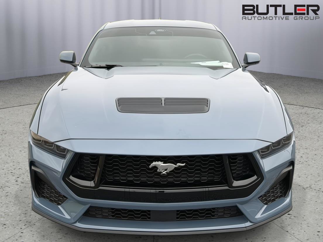Used 2025 Ford Mustang GT Premium RWD image 9