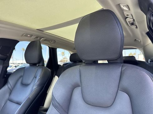 Used 2023 Volvo XC60 B5 Plus image 24