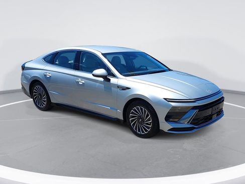 Certified 2025 Hyundai Sonata SEL FWD image 3