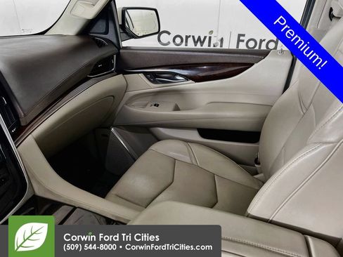 Used 2015 Cadillac Escalade ESV Premium AWD/4WD image 30