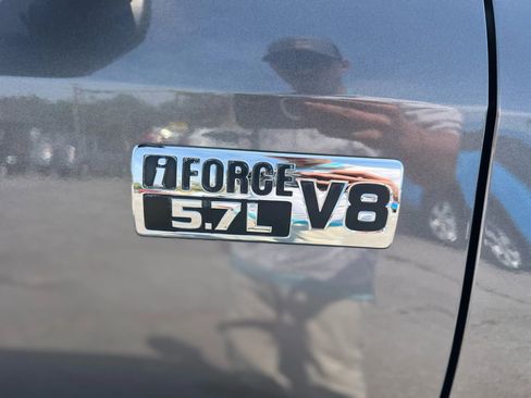 Used 2016 Toyota Tundra SR5 image 9