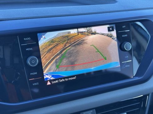 Used 2022 Volkswagen Taos SE image 5