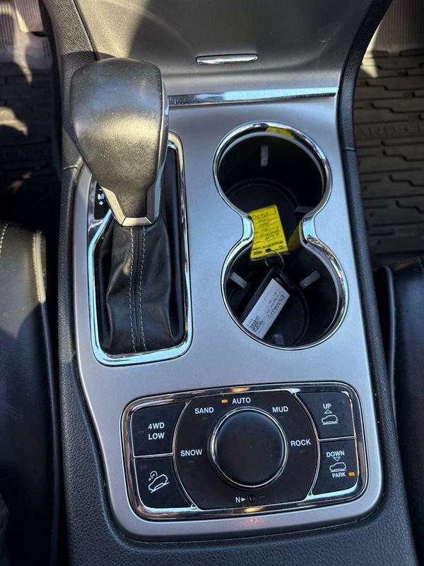 Used 2021 Jeep Grand Cherokee Overland AWD/4WD image 12
