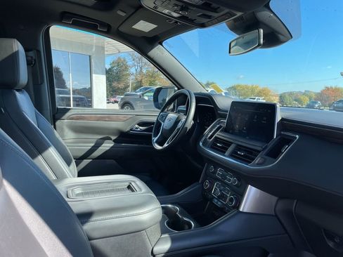 Used 2023 Chevrolet Suburban Z71 w/ Luxury Package image 30