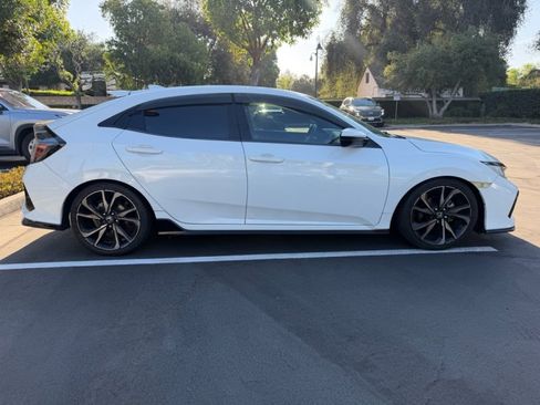 Used 2019 Honda Civic Sport image 6