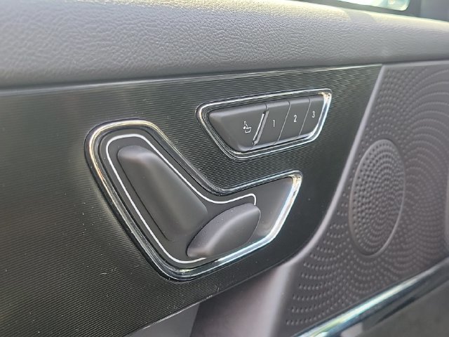 Used 2024 Lincoln Corsair AWD w/ Equipment Group 101A image 9