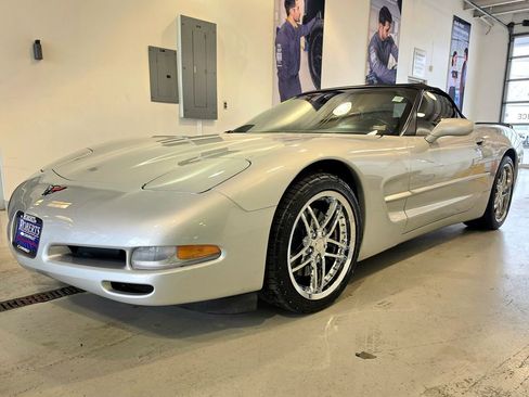 Used 2000 Chevrolet Corvette Convertible RWD image 4