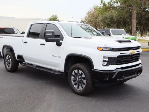 Used 2025 Chevrolet Silverado 2500 Custom w/ Custom Value Package AWD/4WD image 2