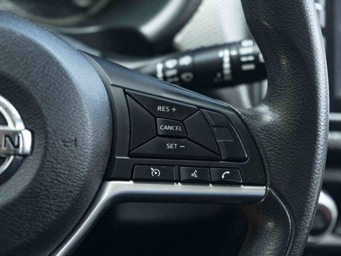 Used 2018 Nissan Kicks SV FWD image 20